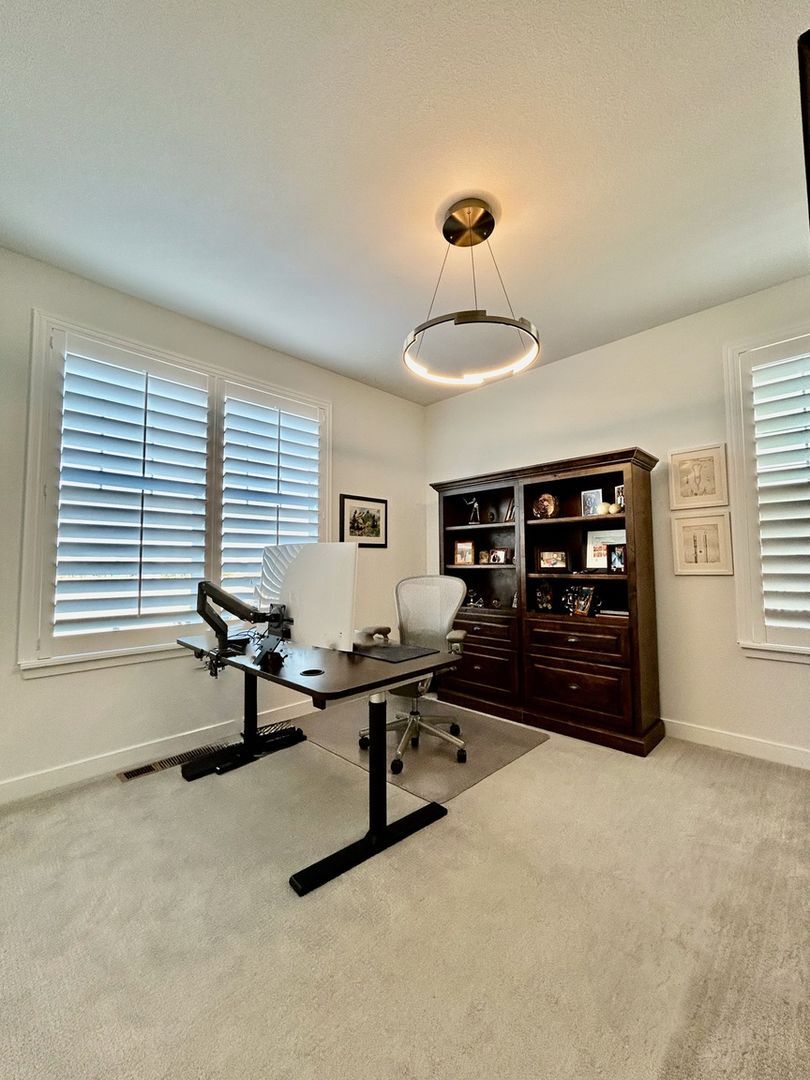 Building Photo - 821 Wildrose Pl