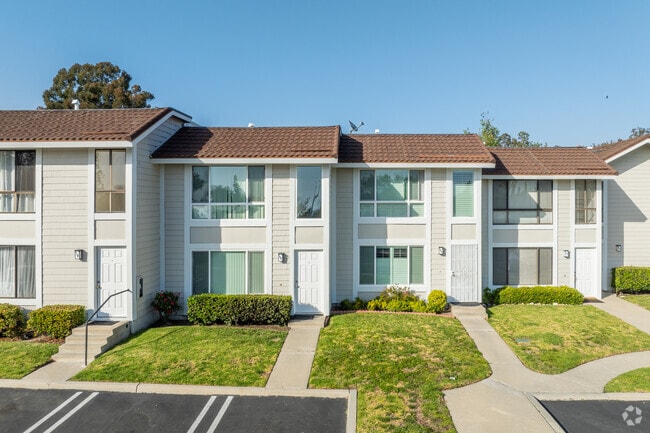 Building Photo - Cedar Glen