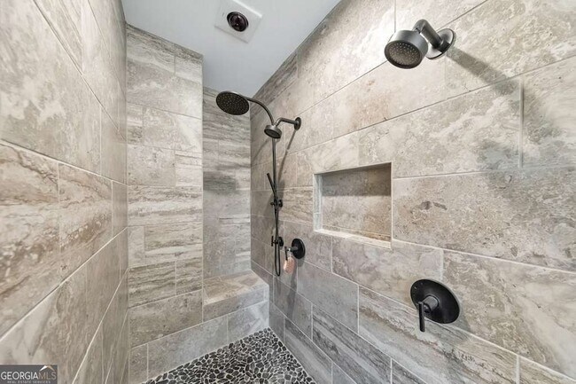 Building Photo - 320 Oak Arms Wy