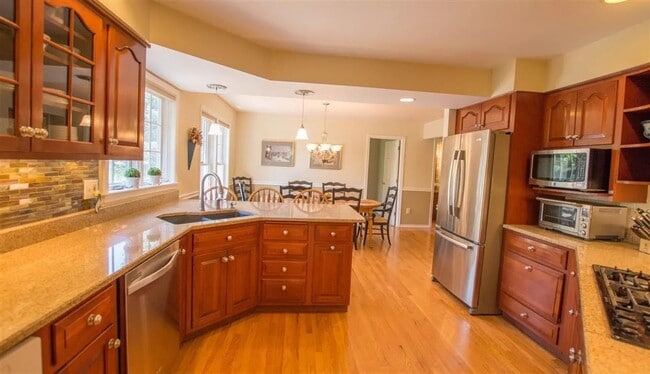 Building Photo - Spacious 4-Bedroom Home for Rent in Williston, VT