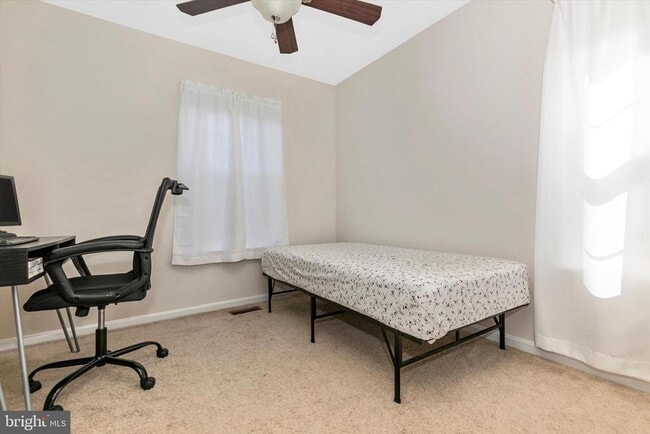 Building Photo - 1742 Trestle St