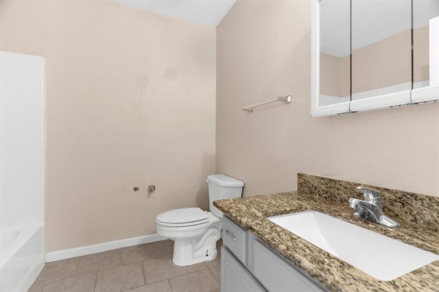 Building Photo - 1702 Manor Garden Mnr