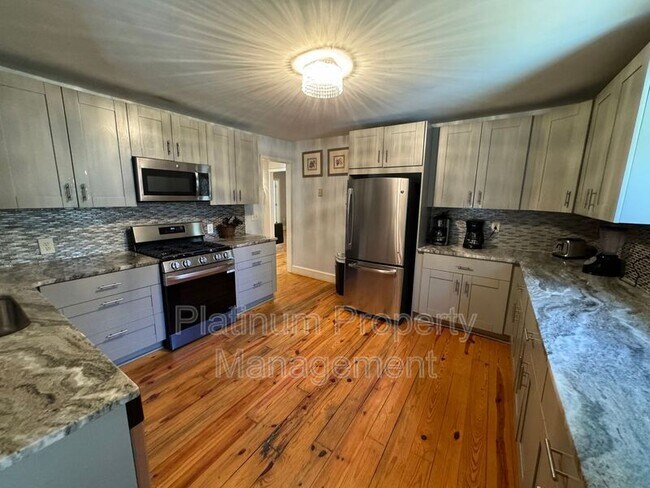 Building Photo - 971 Mountain Cove Rd