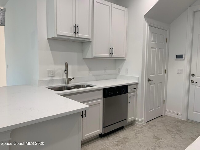 Building Photo - 1470 Isabella Dr