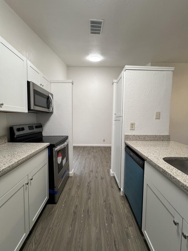 Building Photo - 8846 Meadow Range St