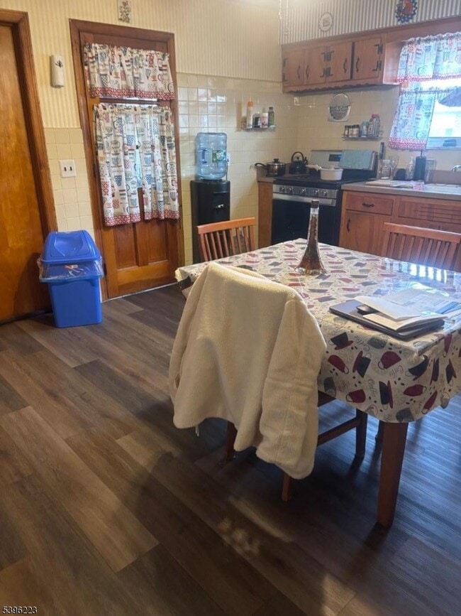 Building Photo - 15 Watsessing Ave