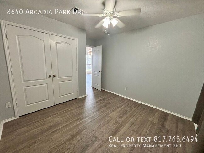 Building Photo - 8640 Arcadia Park Dr