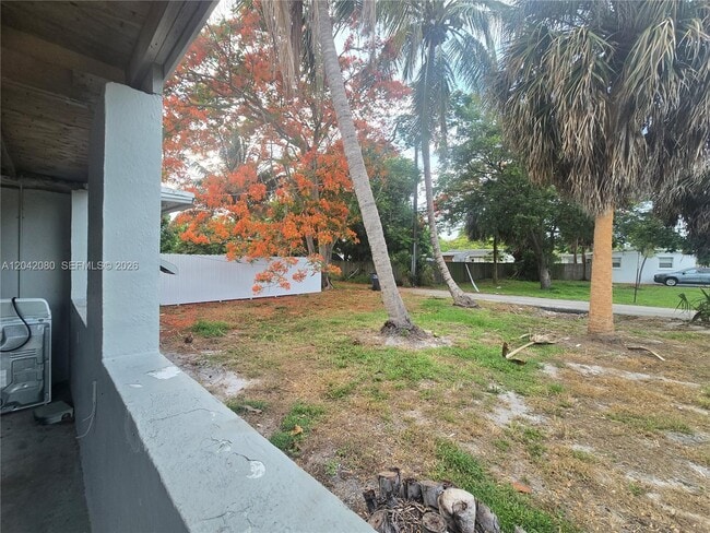 Building Photo - 2203 Taft St