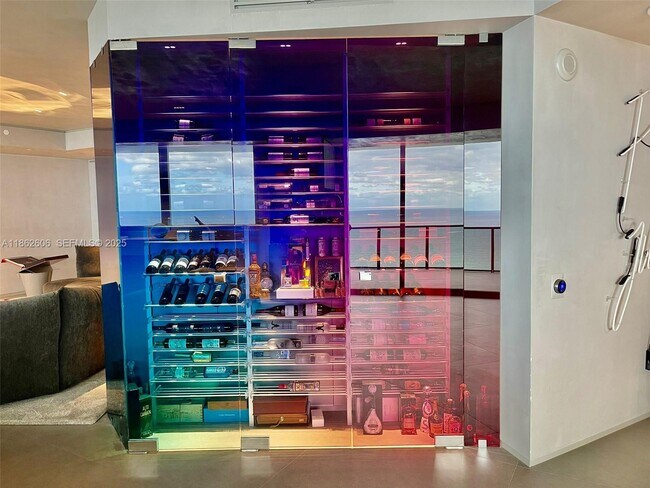 Building Photo - 18555 Collins Ave