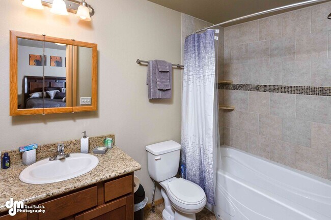 Building Photo - 5960 W Binnacle Dr