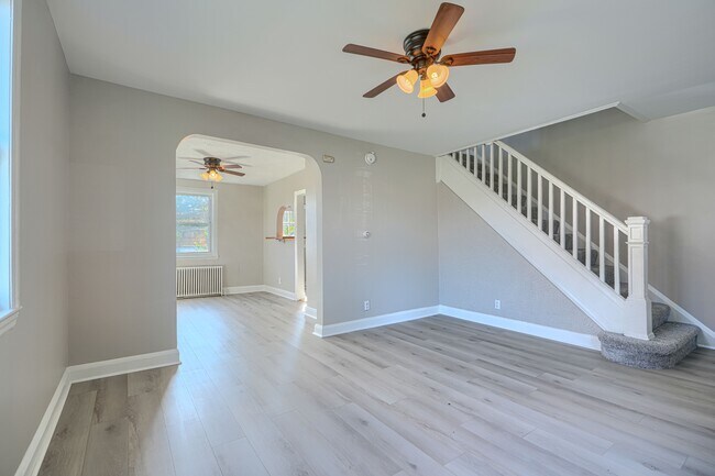 Building Photo - 401 52nd St