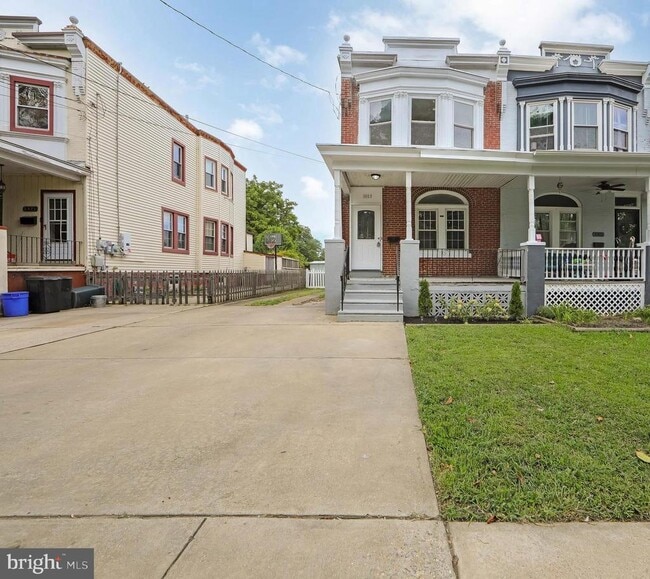 Primary Photo - 1003 Magill Ave