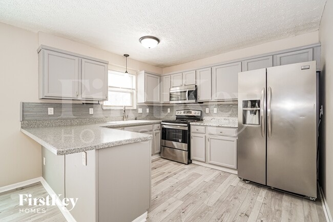 Building Photo - 339 Shyanne Dr