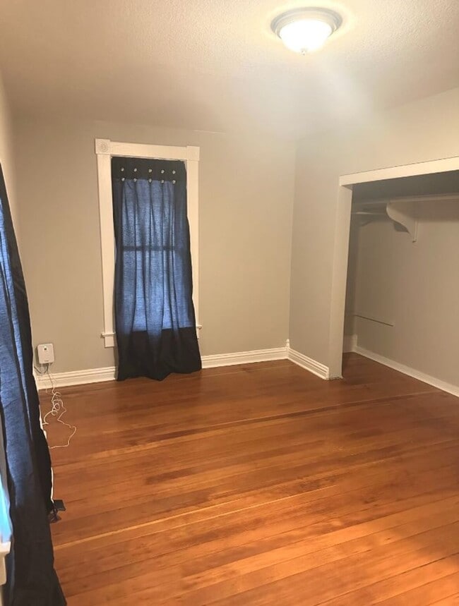 Building Photo - Beautiful 3 Bed/2 Bath in Downtown Colorado Springs!