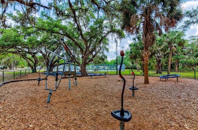 Building Photo - 2462 Briar Oak Cir