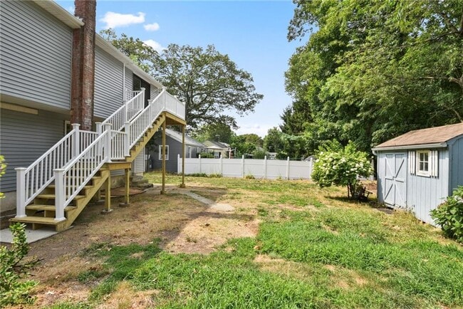 Building Photo - 28 Sandhill Dr