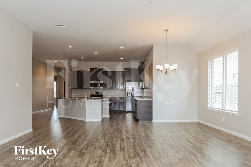 Building Photo - 14221 Rainier Peak Crossing