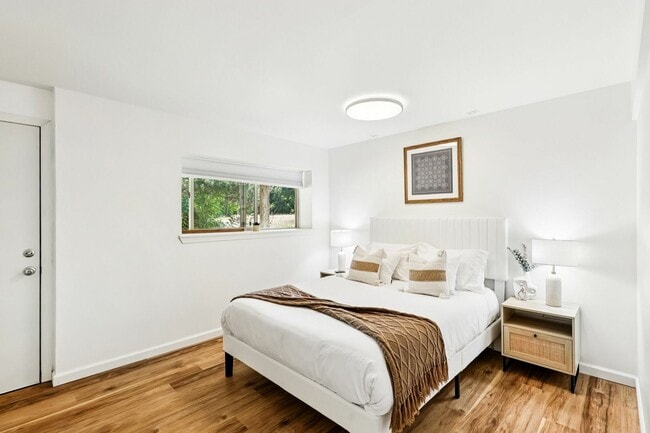 Building Photo - 14341 WA-530