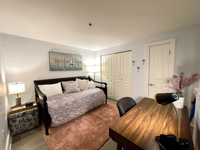 Building Photo - 1393 Washington St