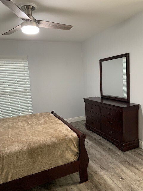 Building Photo - 355 N Post Oak Ln