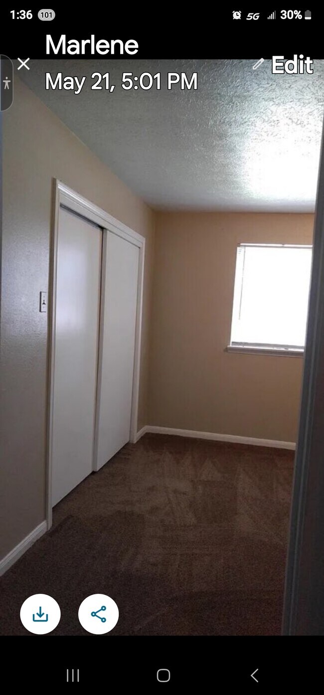 Building Photo - 419 Zinnia Ave