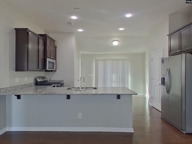 Building Photo - 474 Finch Ln