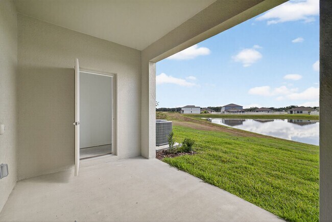 Building Photo - New 3 Bed Townhouse!