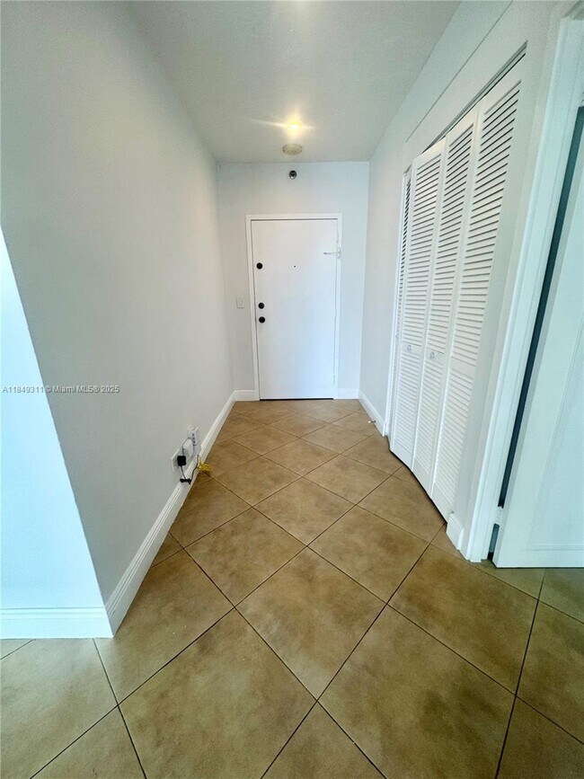 Building Photo - 2451 Brickell Ave