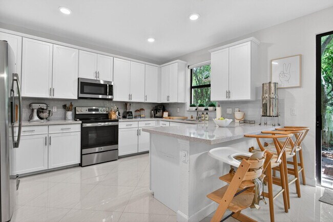 Building Photo - 4012 Devenshire Ct