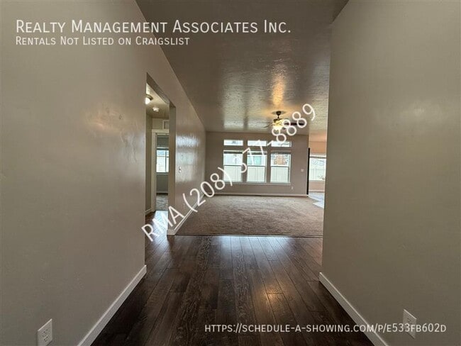 Building Photo - 701 E Gannett Dr