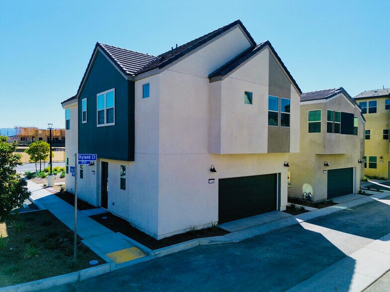 Building Photo - 27366 Hyland Ct