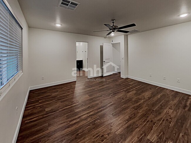 Building Photo - 711 Terrain Star Ave