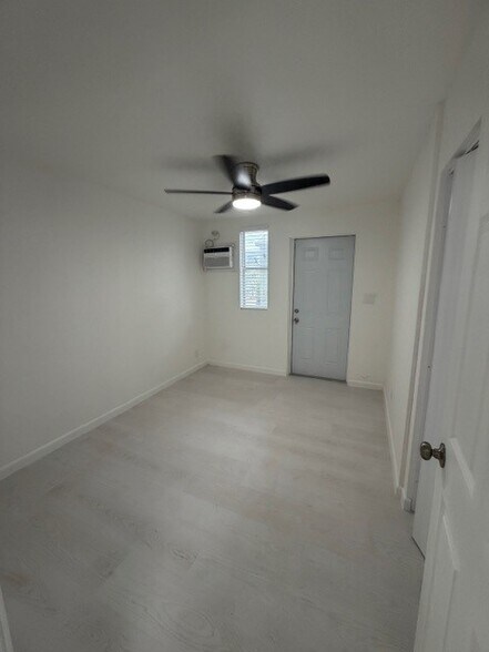 Building Photo - 901 N J St