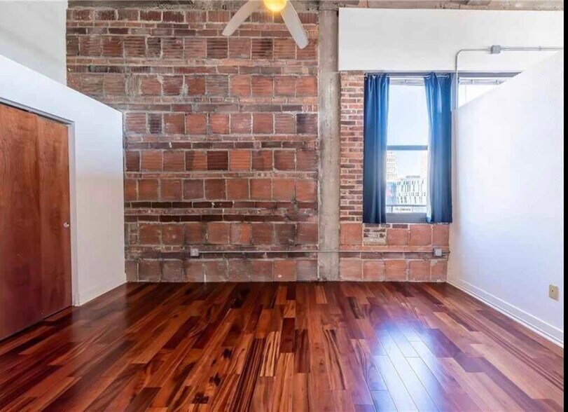 Building Photo - 1535 Walnut St Unit 701