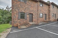 Building Photo - Newly Renovated 2 Bedroom 1.5 Bath Condo located in Elizabethton, TN