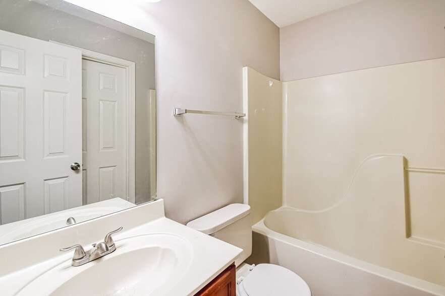 Building Photo - 4506 Shadow Hollow Dr