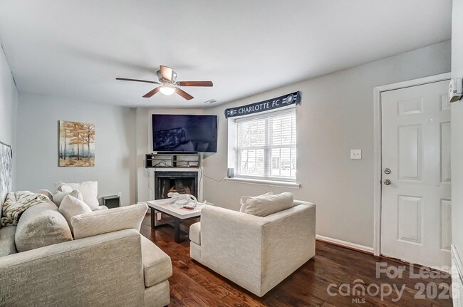 Building Photo - 8518 Castle Pine Ct