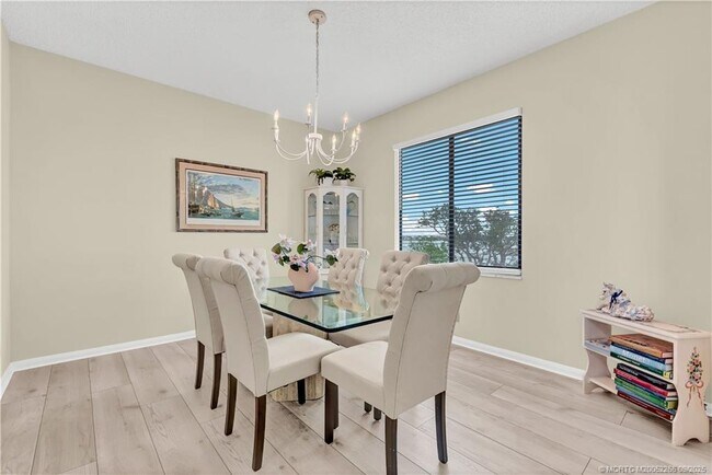 Building Photo - 2560 NW Seagrass Dr
