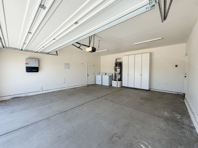 Building Photo - 6966 Park Ave