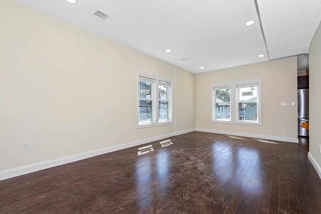 Building Photo - 70-72 Stanley Ave