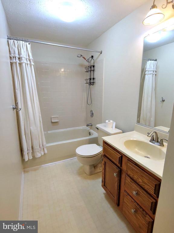 Building Photo - 1247 Seminole Dr