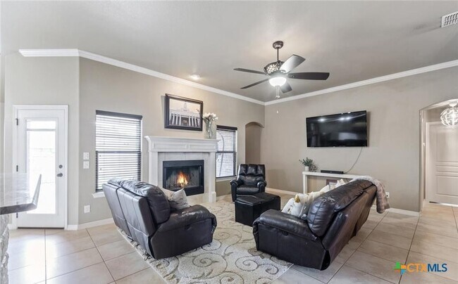 Building Photo - 611 Kelly Dr