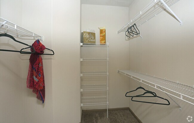 Building Photo - Move-In Made Simple – No Deposit Needed