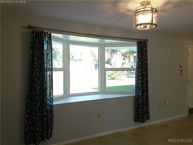 Building Photo - 1080 N Hollywood Cir