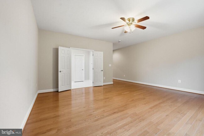 Building Photo - 42240 Hiddenwood Ln