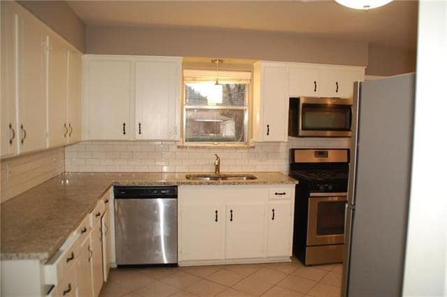 Building Photo - 1133 Valley View Dr