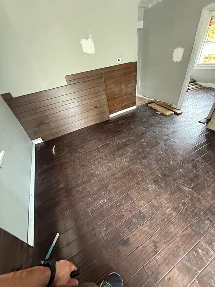 Building Photo - 7205 Calvin Ave