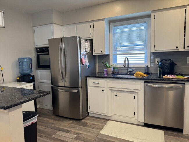 Building Photo - 54 Brighton Ave