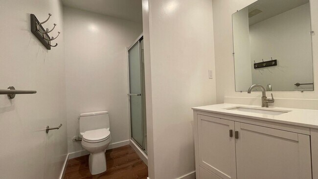 Building Photo - Large 6- Bedroom, 3-Bathroom home in San Luis Obispo