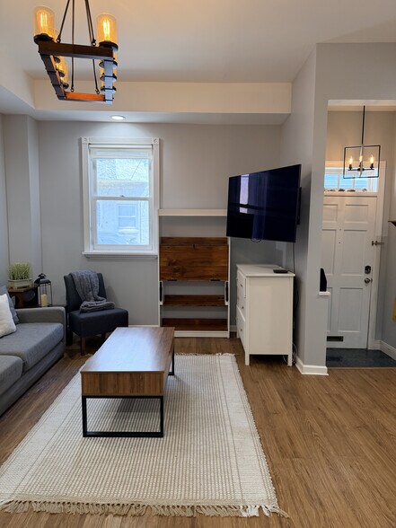 Building Photo - 4406 Baker St